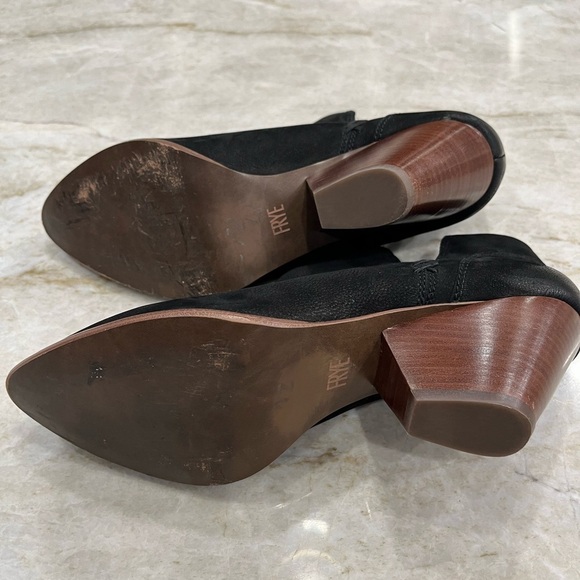 LIKE NEW Frye Reina Cut-Out Women's Suede Cowboy‎ Ankle Bootie | Black | Size 10 - Picture 5 of 12